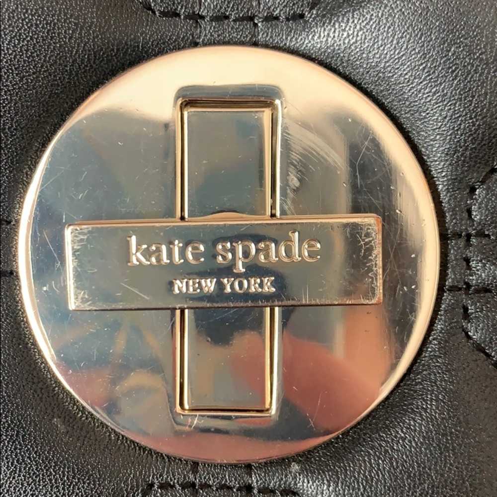 Kate Spade quilted crossbody with gold hardware - Picture 8 of 8